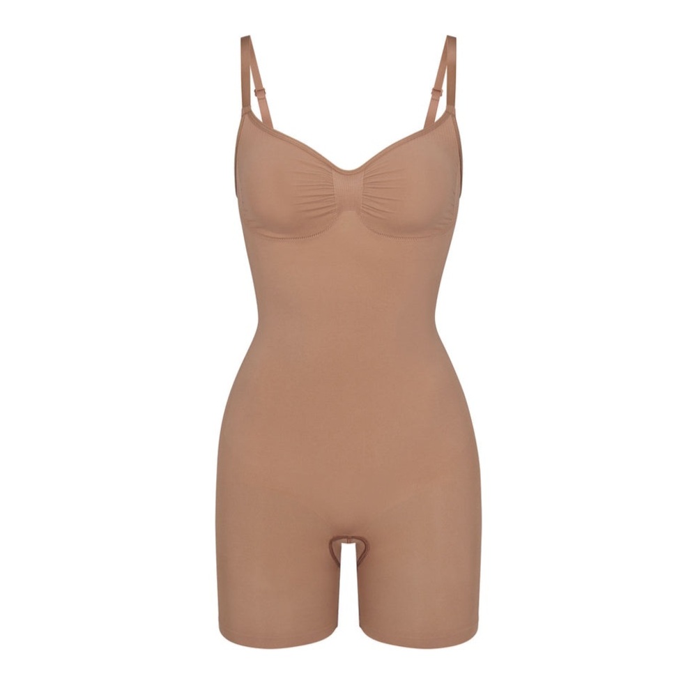 SKIMS NWT Seamless Sculpt Mid Thigh Bodysuit L